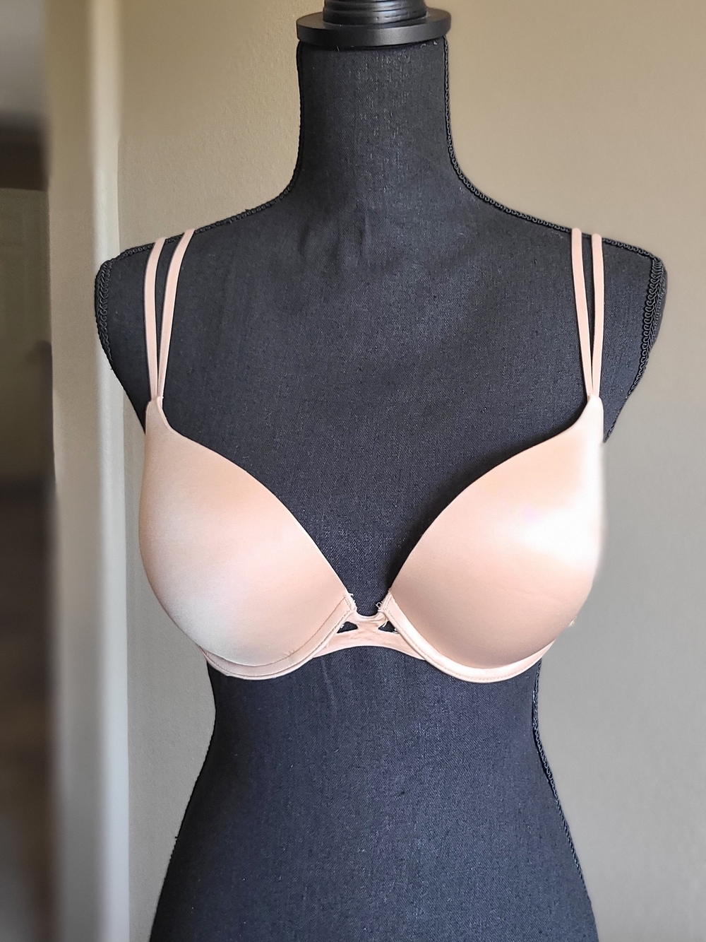 Victoria's Secret Light Nude Very Sexy Push-Up Padded Double-Strap T-Shirt Bra